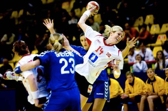 Tonje Larsen, Norge