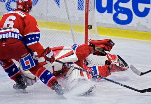 Niklas Svedberg, målvakt, Huddinge, släpper in 1-1