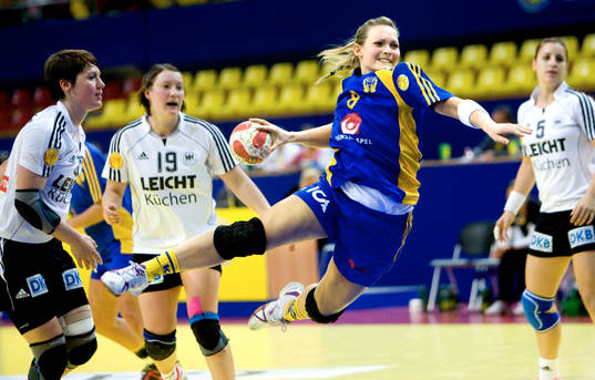Frida Toveby, Sverige