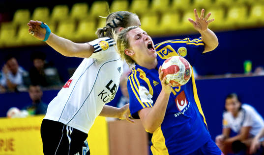 Johanna Ahlm, Sverige