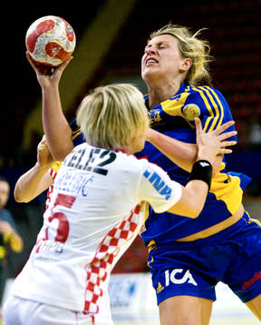 Johanna Ahlm, Sverige