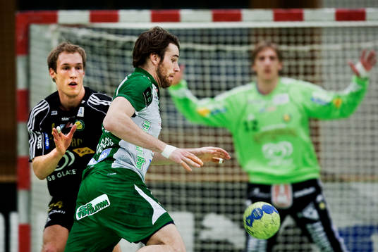 Fredrik Larsson, Hammarby, har koll på bollen