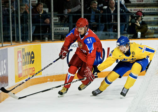 Victor Hedman, Sverige, stoppar Kirill Petrov, Ryssland