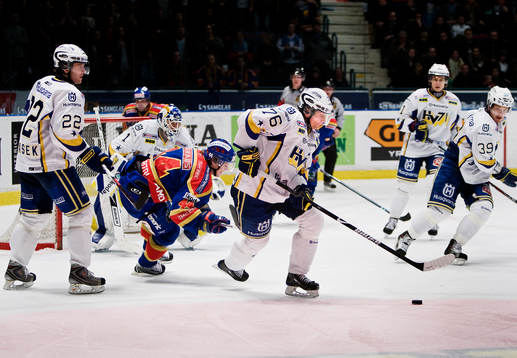 Johan Davidsson, HV71 rycker med pucken