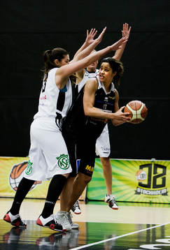 Lindsey Hicks, Borås hårt bevakad
