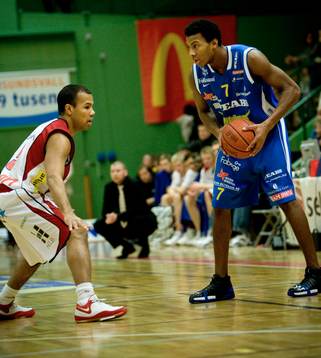 Adam Alexander, Sundsvall mot Jonte Flowers, Solna