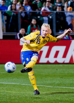 Alexander Farnerud, Sverige skjuter in 0-1