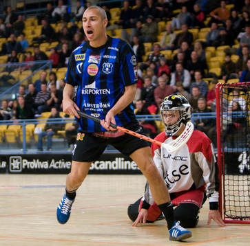 Henrik Larsson oroar Faluns målvakt
