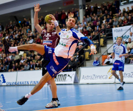 Hans Karlsson gör ett av sina linjemål