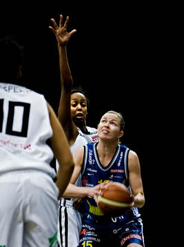 Michaela Livijn, Solna med boll