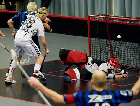 5-3, Marcus Gullstrand, bollen i nät och Magnus Anderberg