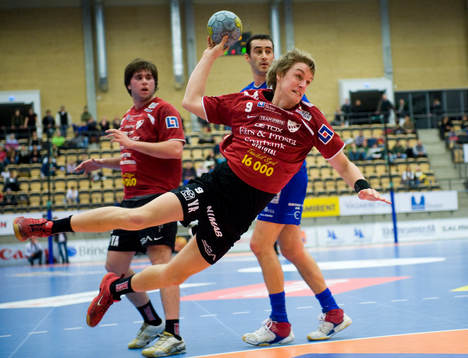 Mattias Lundh sliter sig fri på linjen