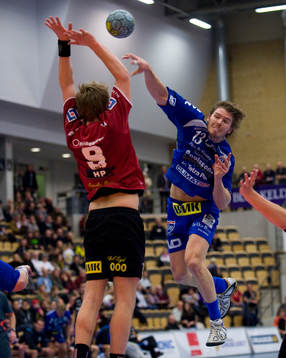 Daniel Lindqvist skjuter, Fahrudin Zaimovic täcker