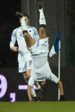1-1 Ailton Almeida (f.d. Örgryte) som gör en dubbel volt