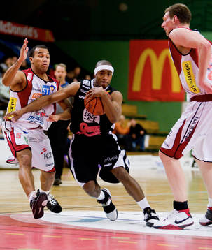 Jerel Blassingame, 08 Stockholm mot Adam Alexander och