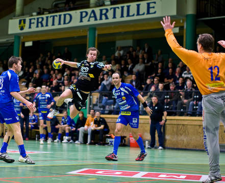 Tobias Albrechtson, Sävehof. Linus Persson, målvakt H43