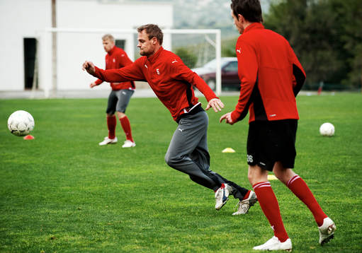 Tobias Carlsson jagar bollen