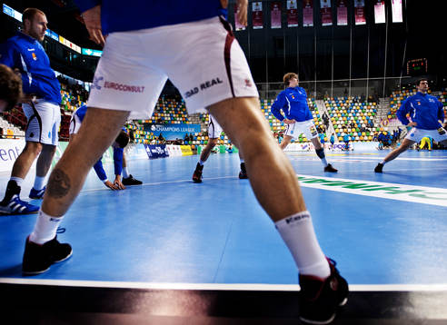 Ciudad Reals spelare värmer upp innan matchstart