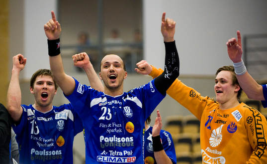 H43 dansar och ler, Linus Lindqvist, Zoran Roganovic och