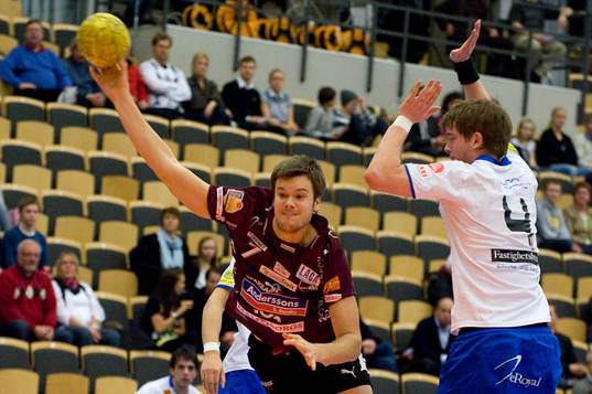 Lugis Joakim Bååk tränger sig fram