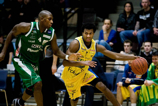 Gerlad Riley, Plannja och Jermaine Flowers, Solna