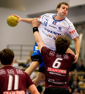 Linus Lake, Skövde stoppas av Kim Ekdahl Du Rietz, Lugi