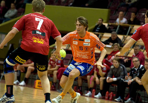 Tobias Warvne rör om i Ystad-försvaret