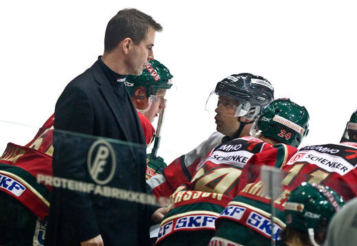 Ulf Dahlen, tränare, Frölunda, har synpunkter på domaren