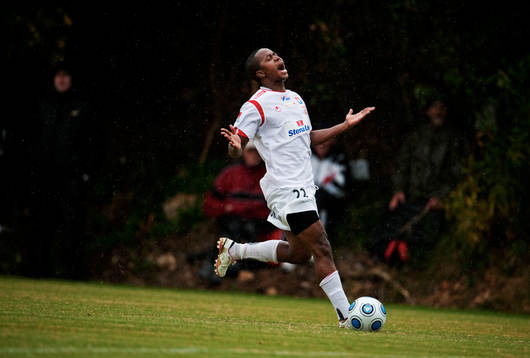 Boyd Mwila, Örgryte, skriker ut sin frustration