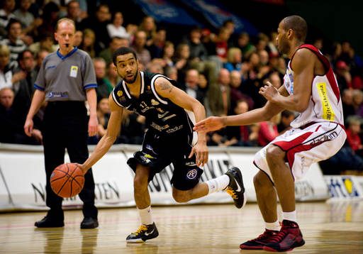 Gee Gervin, Norrköping mot Alex Wesby, Sundsvall