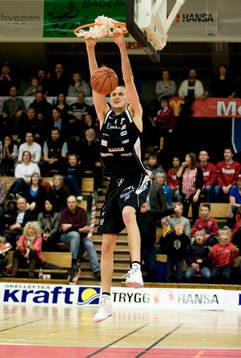 Joakim Kjellbom, dunkar