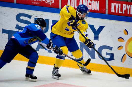 Erika Holst, Sverige mot Yelena Stelmaister, Kazakstan