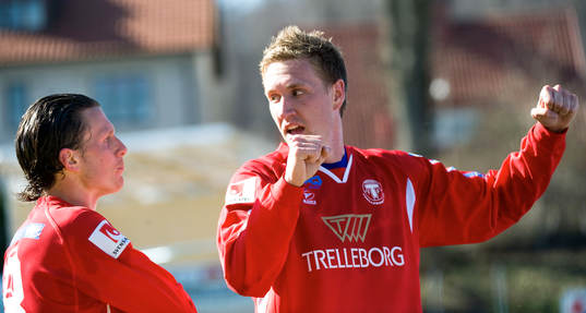 0-1 Marcus Pode, som grattas av Kristian Haynes