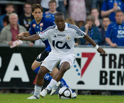 Boyd Mwila, Djurgården, först på bollen