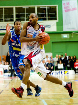 Alex Wesby, Sundsvall mot Jermaine Flowers, Solna