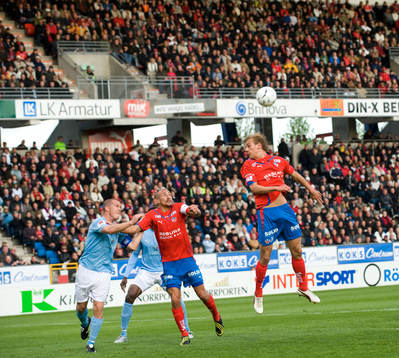 Daniel Andersson försöker få stopp på Helsingborgs