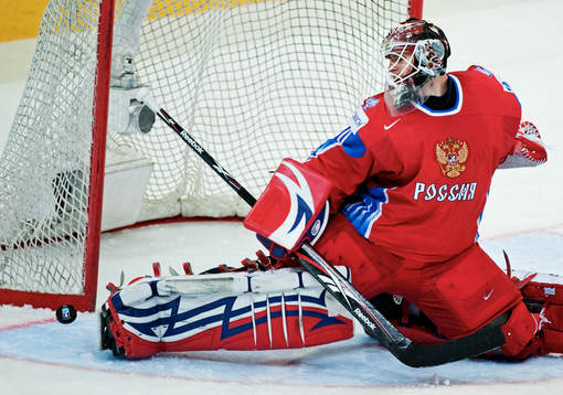 Ilya Bryzgalov, målvakt, räddar ett skott