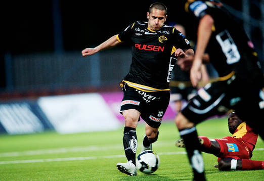 Emir Bajrami, Elfsborg, stoppas i sin framfart