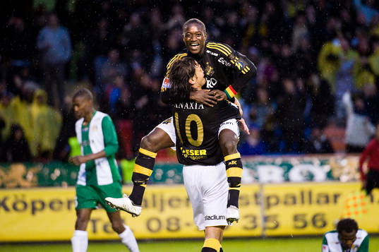 Saihou Jagne, jubel med Iván Obolo