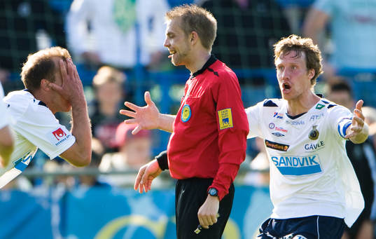 Straff?, Hasse Berggren ville ha straff i slutsekunderna,