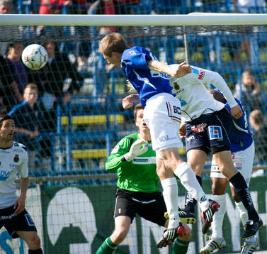 1-0, Peter Abelsson nickar förbi Mattias Hugosson