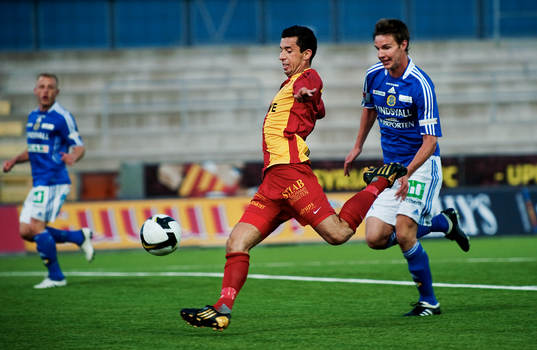 Denis Velic, Syrianska, skjuter mot mål