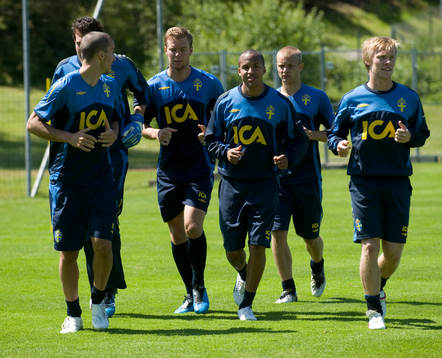 Avslappande jogg. Martin Olsson i mitten