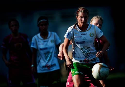 Madeleine Tegström, Hammarby, kämpar mot Frida Nordin,