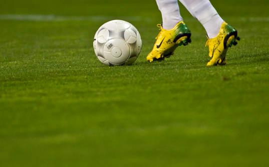 Boll, fot, fötter, skor, fotbollskor, dobbar, ben, genre