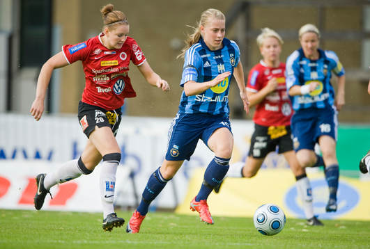 Mia Karlsson, Kristianstad jagar Linda Sällström,
