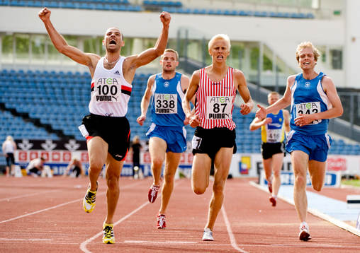 Adil Bouafif, Hässebly (nr 100) vann 10.000m. Oskar Käck,