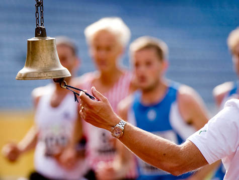 Sista varvet på 10.000m. Adil Bouafif, Hässebly, Oskar