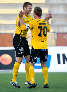 Jukka Santala, Mjällby debuterar och avgör med sitt 1-2