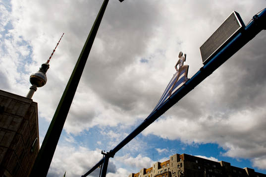 Carsten Schlangen gör personlig reklam för sitt 1500m